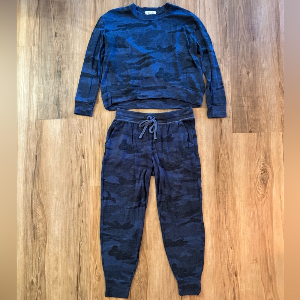 Splendid Supersoft Navy Camo Crewneck Pullover Sweatshirt and Joggers